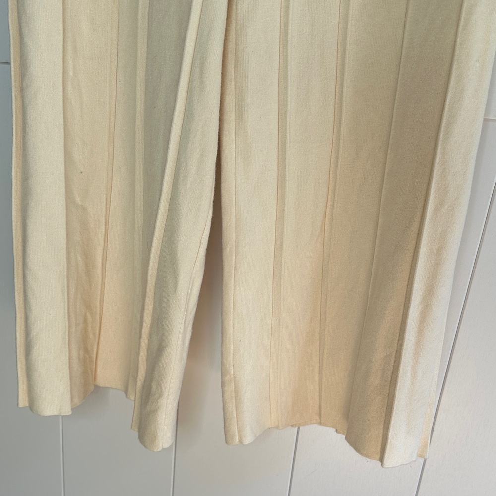 Cream Women's Top and Pants Set Size Small - Picture 8 of 9